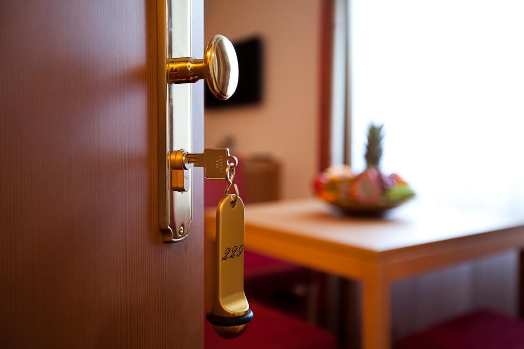 Waldhotel Forellenhof Baden-Baden Rum bild